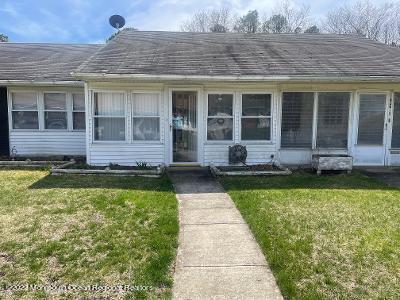 426 Chatham Ct #C, Lakewood, NJ 08701