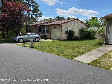 50 Hummingbird Ln #73, Whiting, NJ 08759