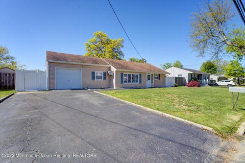 1227 Hancock Rd, Toms River, NJ 08753