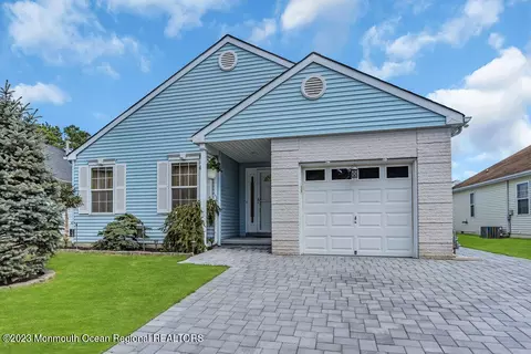 6 Cohansey Dr, Toms River, NJ 08757