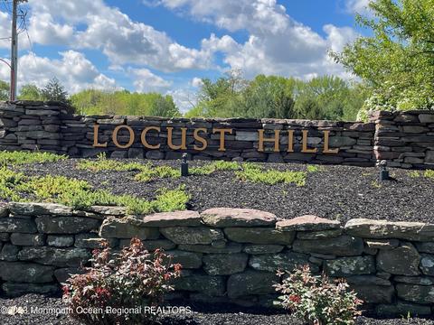 16 Bear Meade Dr, Hamilton, NJ 08691