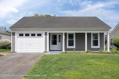 116 N Buckingham Dr, Manchester, NJ 08759