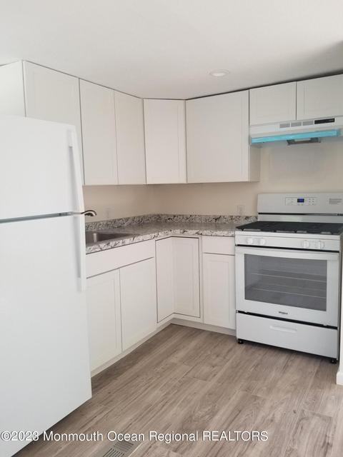 39 Sams Ct, Hazlet, NJ 07730