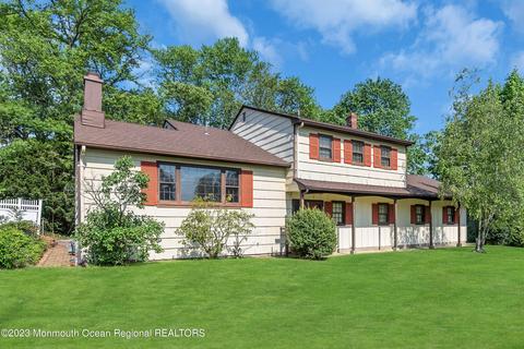 7 Elinor St, Middletown, NJ 07748