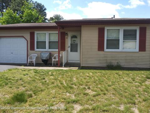 10 Westport Dr #71, Whiting, NJ 08759