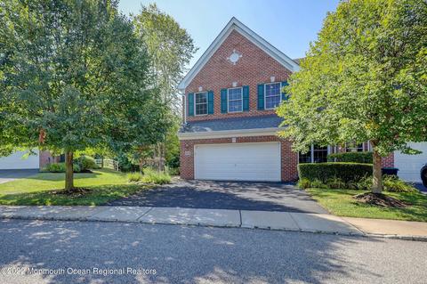 44 Fells Dr, Manalapan, NJ 07726