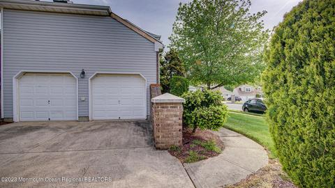 149 Kentucky Way, Freehold, NJ 07728