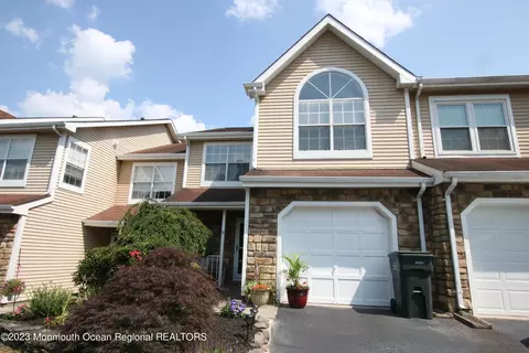 6 Shire Pl, Tinton Falls, NJ 07724
