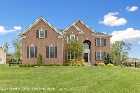 27 Potomac Ct, Freehold, NJ 07728