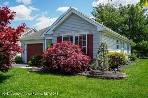 3185 Dillon Ln, Toms River, NJ 08755