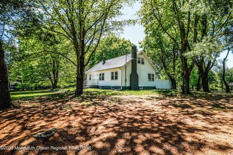 139 Asbury Ave, Freehold, NJ 07728