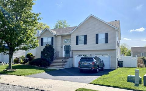 3 William Dr, Howell, NJ 07731