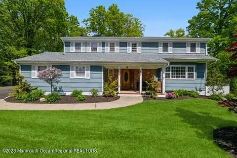17 Oakland Ct, Matawan, NJ 07747