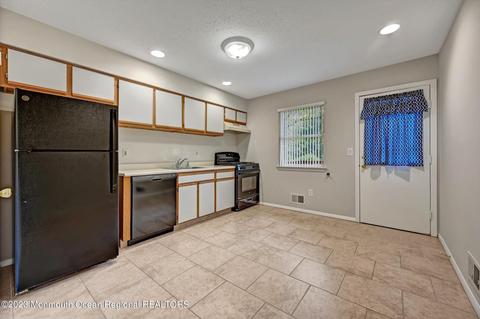 15 Kitty Ct, Brick, NJ 08724 photo 8