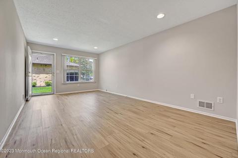 15 Kitty Ct, Brick, NJ 08724 photo 6