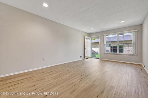 15 Kitty Ct, Brick, NJ 08724 photo 5