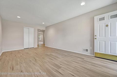 15 Kitty Ct, Brick, NJ 08724 photo 4