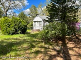 43 Park Ave, Jackson, NJ 08527