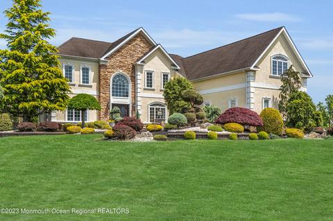 7 Courtney Ct, Freehold, NJ 07728