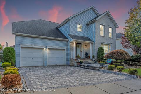 16 Dickerson Ln, Old Bridge, NJ 08857