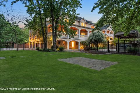 8 Tin Peddler Dr, Millstone, NJ 08510