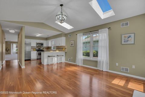 1457 Gleniffer Hill Rd, Toms River, NJ 08755
