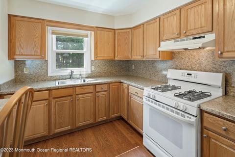 22 Beaverbrook Dr, Berkeley, NJ 08721 photo 5