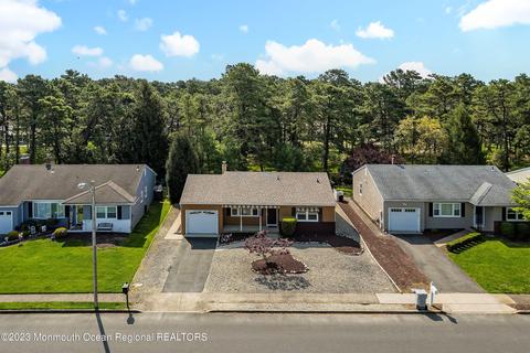 22 Beaverbrook Dr, Berkeley, NJ 08721