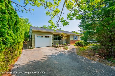 867 Edgebrook Dr N, Toms River, NJ 08757