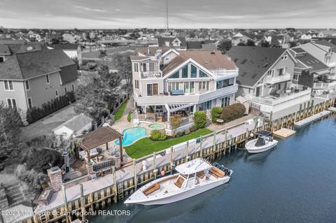 15 Captains Ct, Manasquan, NJ 08736