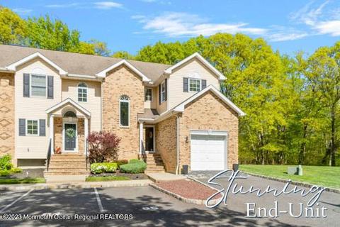 85 Agostina Dr, Holmdel, NJ 07733