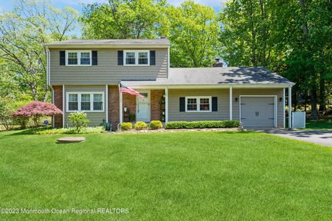 10 W Francis Ave, Morganville, NJ 07751