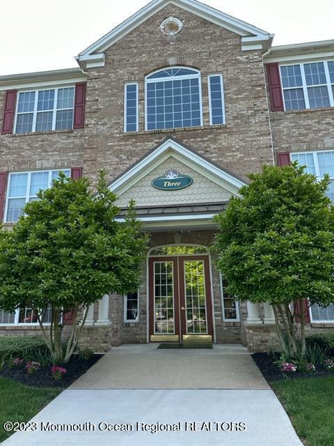 331 Sophee Ln, Lakewood, NJ 08701