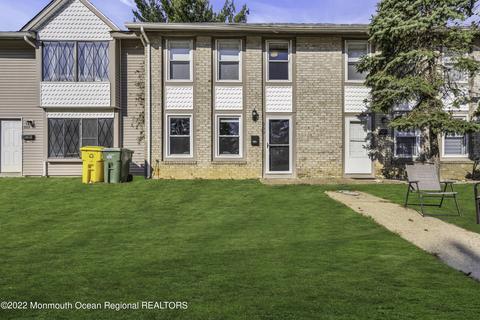 200 Stratford Pl, Lakewood, NJ 08701