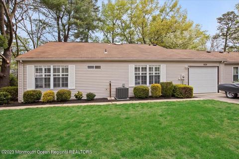 704 Liverpool Cir # c, Manchester, NJ 08759