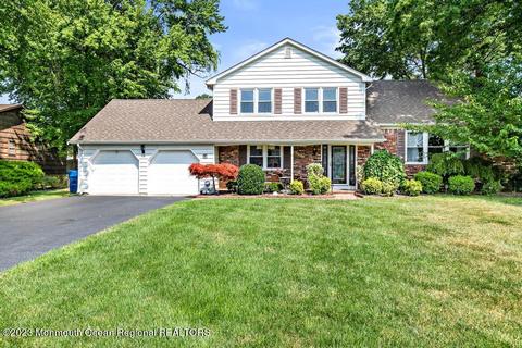 19 Kimberly Dr, Ocean, NJ 07712