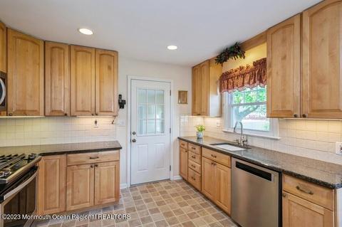 34 Overhill Rd, Matawan, NJ 07747 photo 6