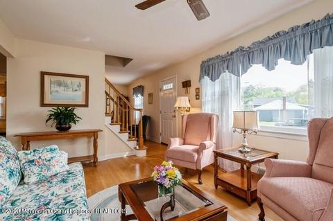 34 Overhill Rd, Matawan, NJ 07747 photo 5