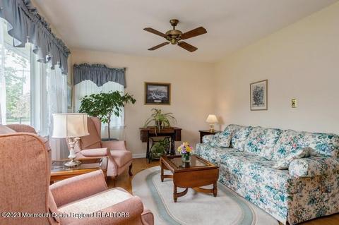 34 Overhill Rd, Matawan, NJ 07747 photo 3