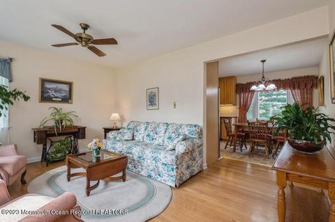 34 Overhill Rd, Matawan, NJ 07747 photo 4
