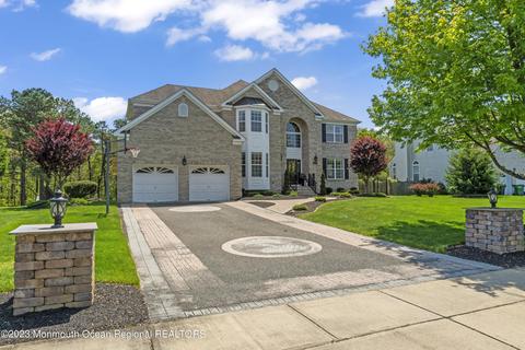 15 Angelina Ct, Monroe, NJ 08831