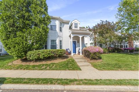 186 Tulip Ln, Freehold, NJ 07728