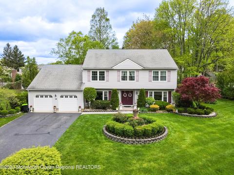35 Tara Dr, Matawan, NJ 07747