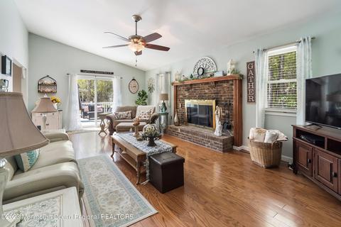370 Constitution Dr, Forked River, NJ 08731 photo 6