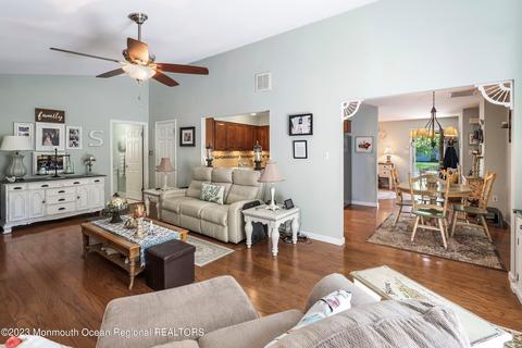 370 Constitution Dr, Forked River, NJ 08731 photo 7