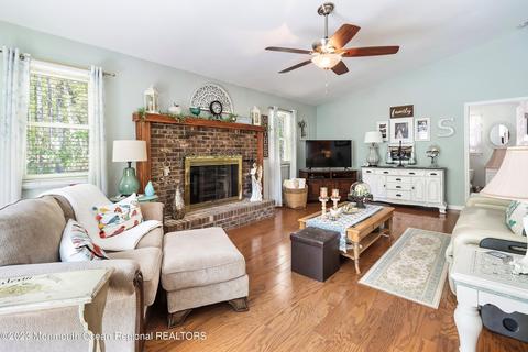 370 Constitution Dr, Forked River, NJ 08731 photo 4