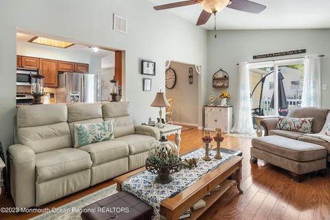 370 Constitution Dr, Forked River, NJ 08731 photo 5