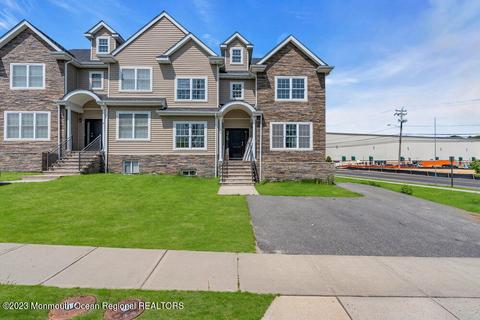 2 Nussbaum Ave, Lakewood, NJ 08701