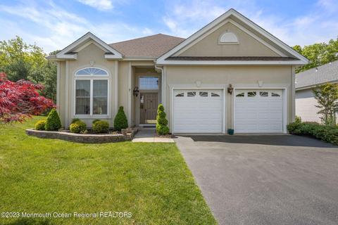 7 Clear Lake Ct, Barnegat, NJ 08005