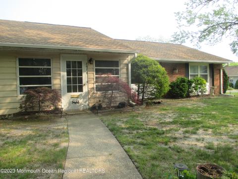 707 Plymouth Dr # b, Lakewood, NJ 08701